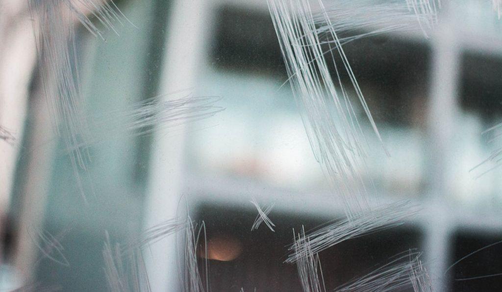 Effective methods for removing scratches from glass on windows