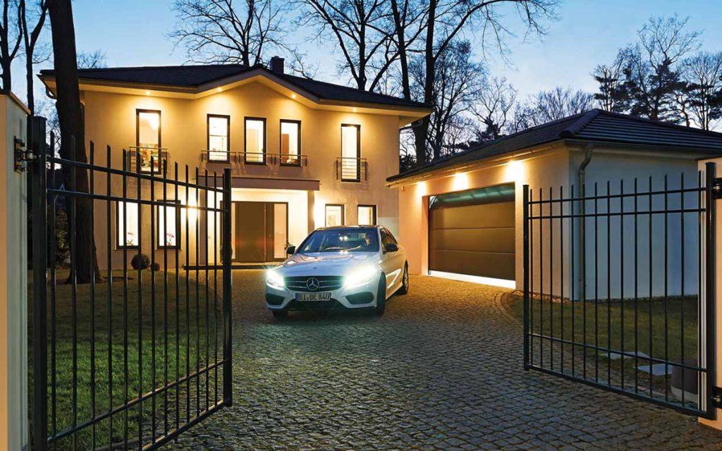 Automatic gate control: advantages and disadvantages