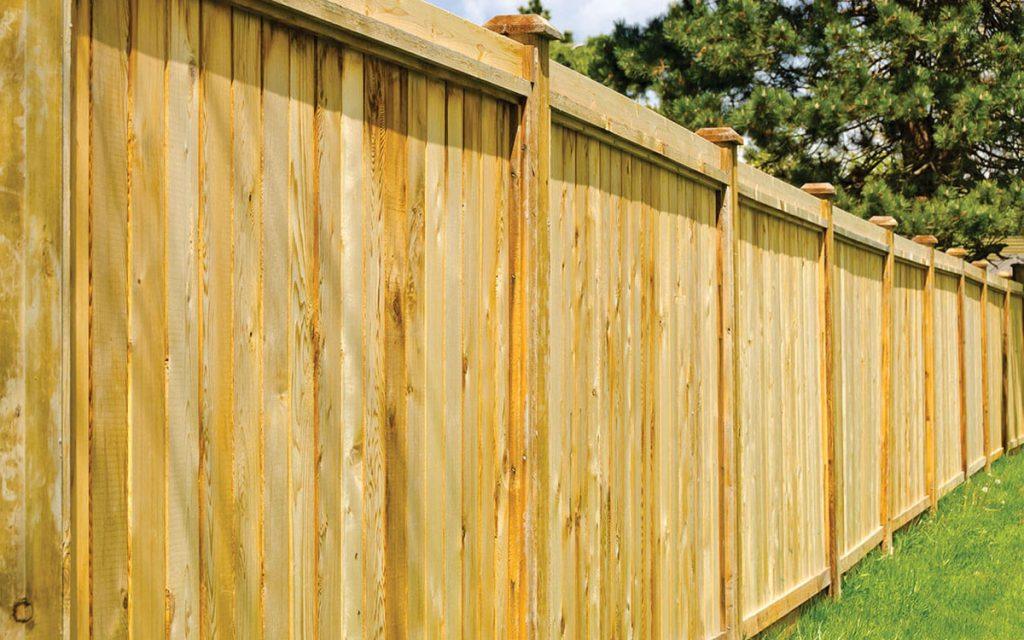 How to make a carved wooden fence with your own hands