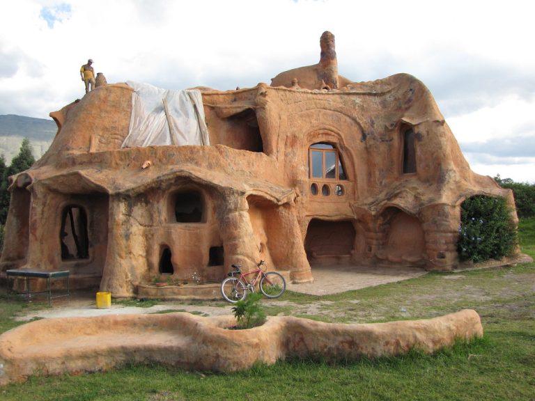 Clay house: advantages and disadvantages