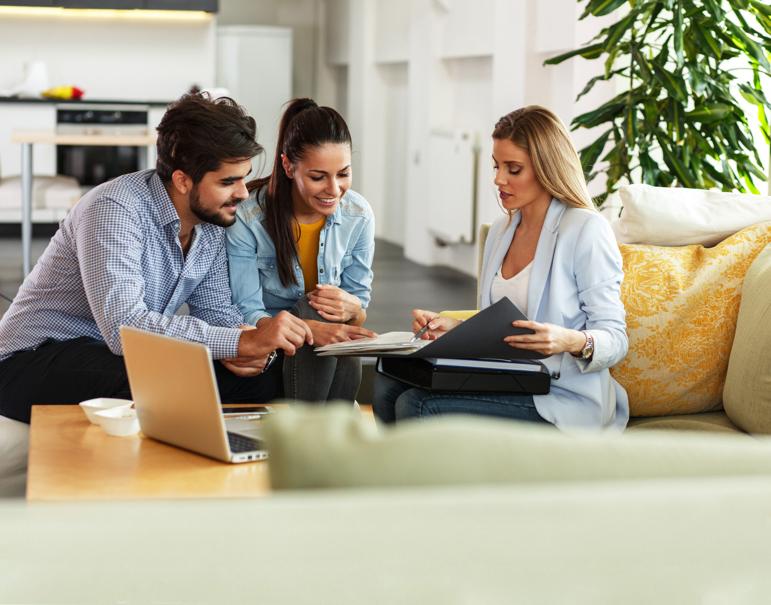 10 Essential Questions to Ask Before Hiring a Home Builder