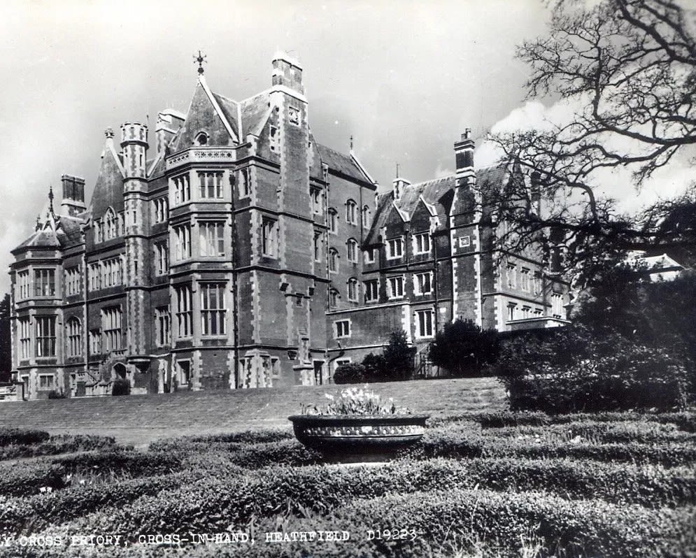 The History of the British Manor House: Architecture through the ages.
