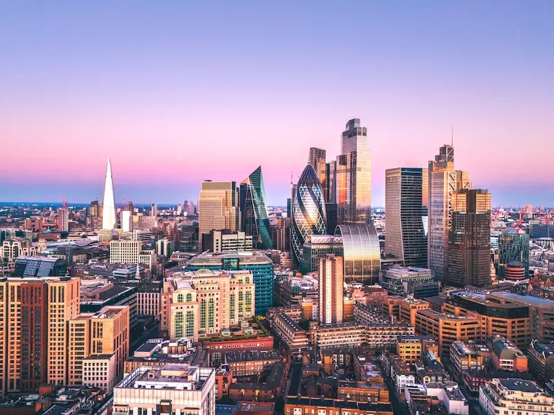 The Race to the Country Is the Trend of Moving Out of London Still Alive