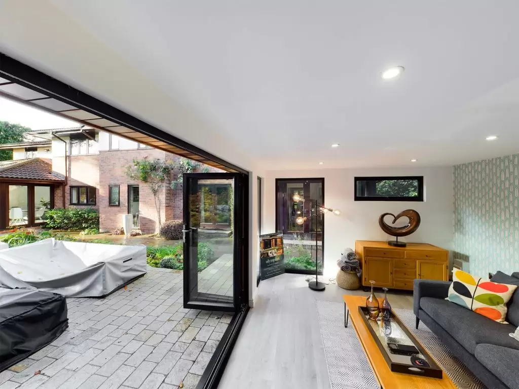 Garden Office vs. Home Extension Which Offers Better ROI in the UK