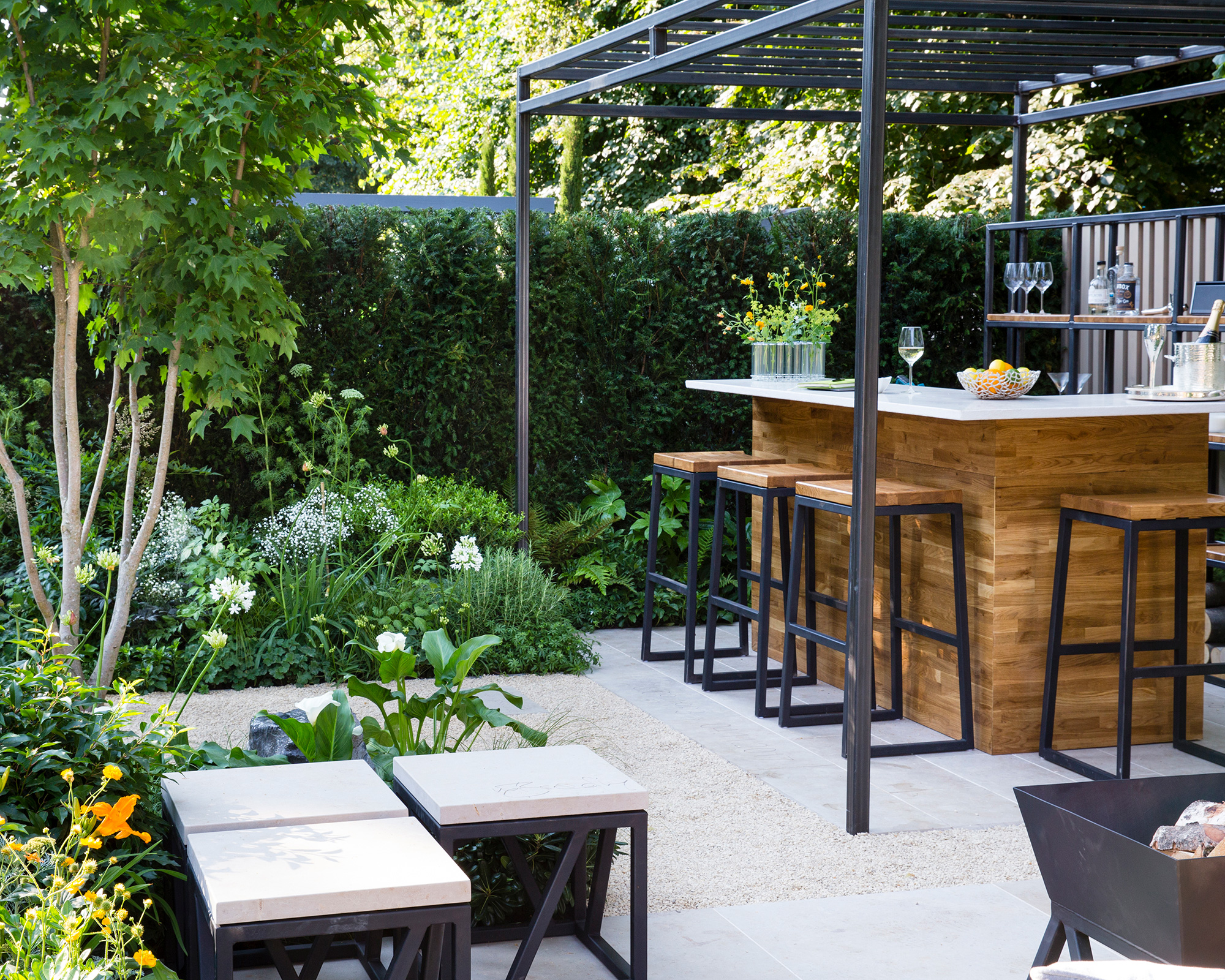 how to build a low maintenance garden bar for summer entertaining